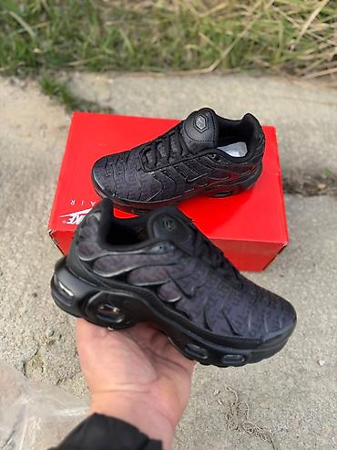 bos majice: Nike air max tn dečije patike NOVO Novo Brojevi 31 do 36 fb Moja — 1