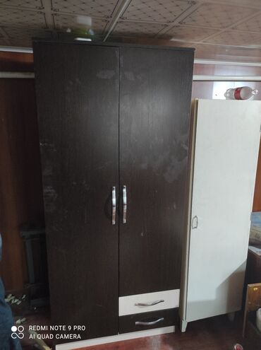 шкаф 2000сом: Спальный гарнитур, Шкаф, цвет - Черный, Б/у