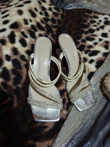 Dəstlər, kostyumlar: Şam dəsti – ziyafət geyimi, ayaqqabı və çanta - Don: Tam — 8