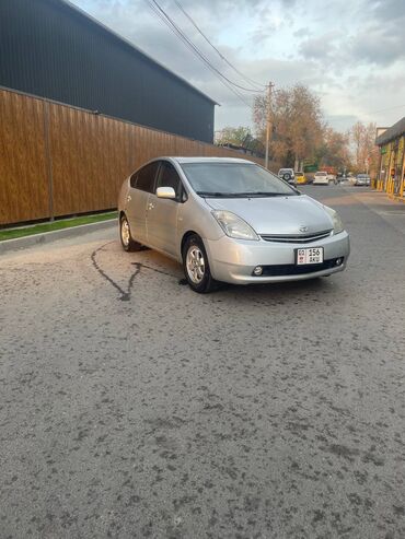 Toyota: Toyota Prius: 2004 г., 1.5 л, Автомат, Гибрид, Седан