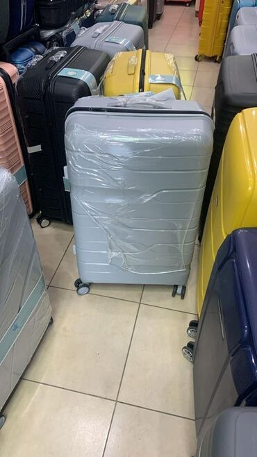 Чемоданы: Чемодан, Новый, Средний (40 - 70 л), Вращающиеся колеса на 360°, Водонепроницаемость, Кодовый замок — 12