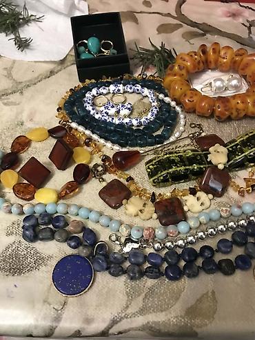 sancaq: Qadın bəzək əşyaları dəsti – müxtəlif təbii daş və materiallardan - — 3