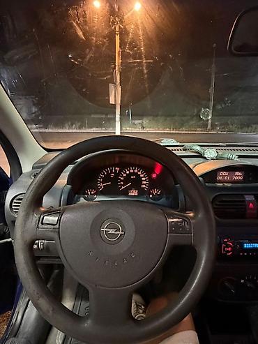 ducati generali: Opel Corsa C, trovratna, tamnoplava - Motor: benzinski - Pogon — 4