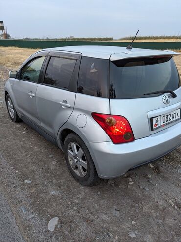 Toyota: Toyota ist: 2003 г., 1.5 л, Автомат, Бензин, Хэтчбэк
