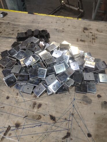 Digər metal məhsullar: Məhsul: Paslanmayan polad məhəccər və aksesuarları Təsvir: - Parlaq — 6