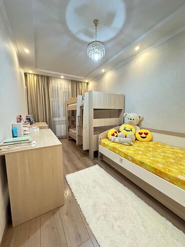 4 комнатный квартиры: 3 комнаты, 57 м², 104 серия, 1 этаж, Евроремонт