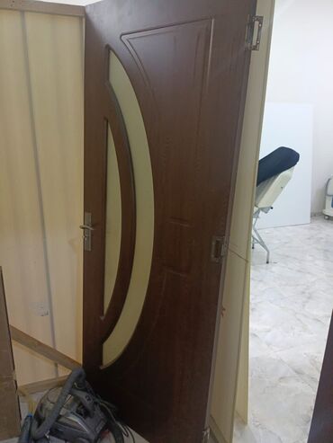 Pəncərələr: İşlənmiş Otaq qapısı Ünvandan götürmə