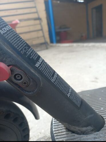 Elektrikli samokatlar: Xiaomi elektrik skuter - Brend/model: Xiaomi (gövdədə loqo görsənir) — 8