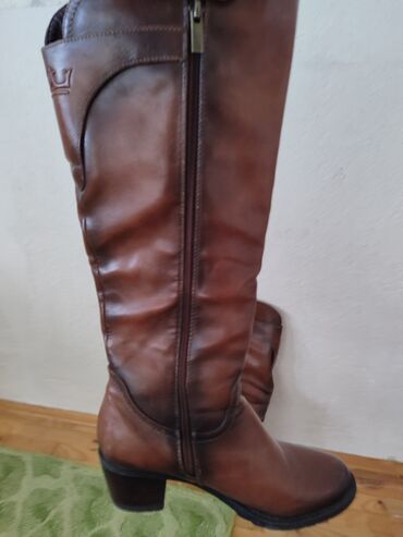 kozne gleznjace na stiklu: High boots, 39