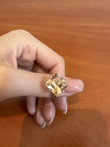 бу алтын шакек: Продается красивое кольцо
Серебро