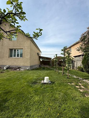 Продажа коттеджей и домов: 6 комнат и более, 200 м², 5 соток, Бишкек, Собственник — 25