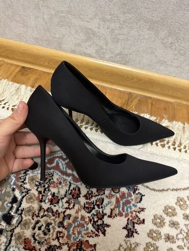 туфли новая не разу не одевала: Tuflilər, Zara, Ölçü: 36, rəng - Qara, İşlənmiş