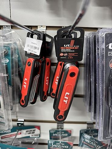 Наборы инструментов: Набор Г-образных ключей Torx (звёздочка) в держателе - Формат: набор — 8