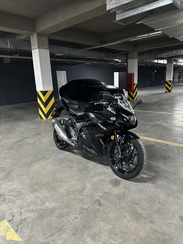 Мотоциклы: Продаю SUZUKI GSX250R г.в.: 11.2021 пробег: 8.400 км — 4