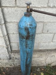 продаю связи с переездом: Кислородный балон
