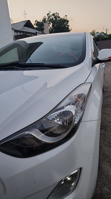 runx alex: Hyundai Avante: 2014 г., 0.2 л, Вариатор, Бензин, Седан