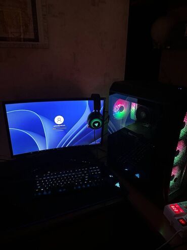 sistem bloku satilir: Gaming PC With all devices included Monitor Keyboard(Razer)