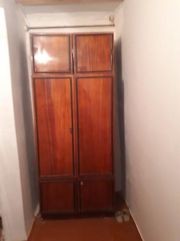 Uzunmüddətli kirayə mənzillər: 1 ci mkr Kohne sumqait shadliq sarayin (Melek) arxasinda. Stol, stul — 5