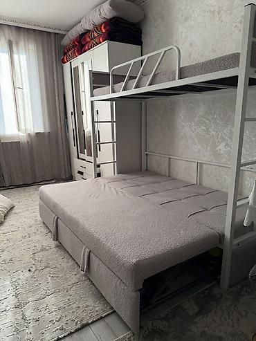 bunk bed: Продается Двухъярусная кровать с нижним раскладным диваном Покупала за — 5