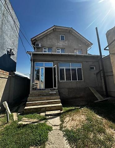 Продажа коттеджей и домов: Просторный частный дом. - Планировка: несколько изолированных комнат — 7