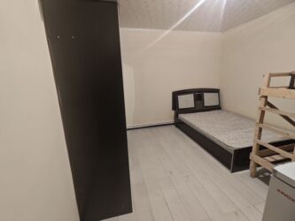 сдаю дом в токмоке: Квартира берилет 1 комната мебель менен, душ туалет бар. Адрес: Ак-