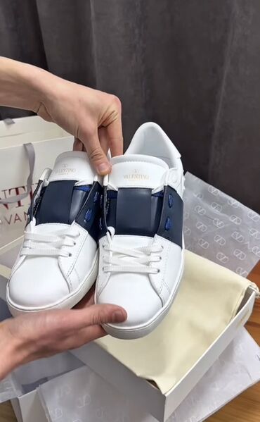 Кроссовки и спортивная обувь: Мужские кроссовки, 40, Valentino Garavani, Новый, цвет - Белый