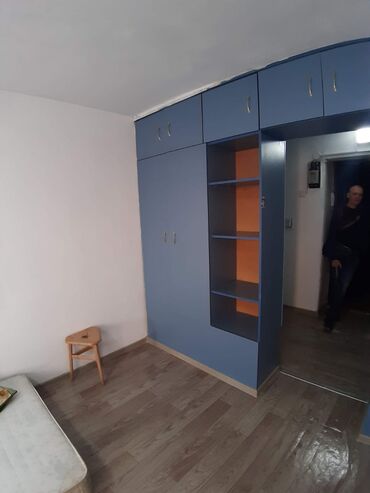 квартира в бишкек: 1 комната, Собственник, Без подселения, С мебелью частично