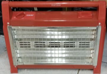 отдам котенка в добрые руки: Есть такой обогреватель черного цвета новый только одна нога сломана с