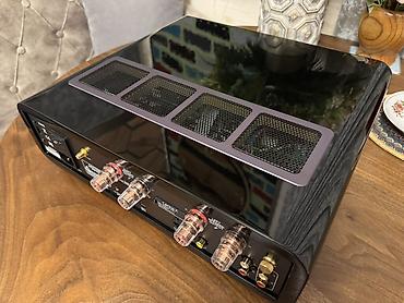 Səs gücləndiriciləri: Модель: Peachtree Audio Carina X. Hypex N Core X Series — 12