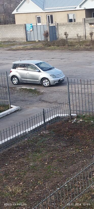 Toyota: Toyota ist: 2002 г., 1.5 л, Автомат, Бензин, Хэтчбэк — 6