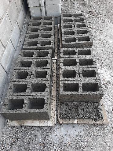 Шлакоблок: Бетонные блоки для строительства, представленные в большом количестве — 2