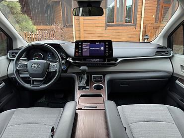 Toyota: Toyota Sienna: 2021 г., 2.5 л, Автомат, Гибрид, Минивэн — 7