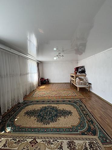 Продажа коттеджей и домов: ✨ Продаётся двухэтажный дом в с. Сокулук ✨ 🏡 Характеристики: • — 5