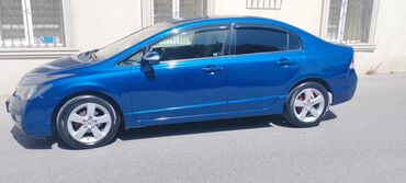 500 manata masin satiram: Honda Civic: 1.8 l | 2008 il Sedan