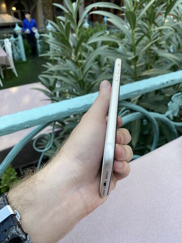 Apple iPhone: IPhone 11, Ağ, Face ID — 7