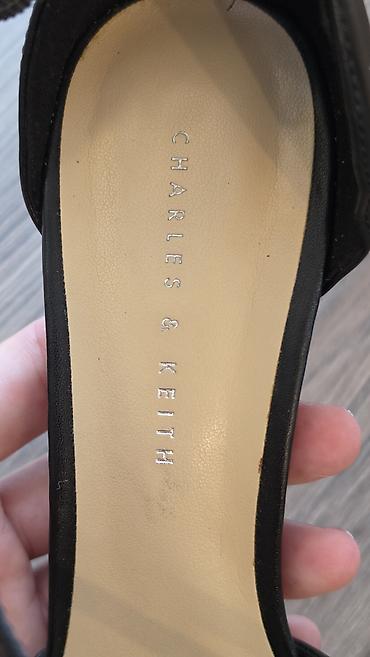 tufliler 2022: Tuflilər, Charles&Keith, Ölçü: 38, rəng - Qara, İşlənmiş — 2