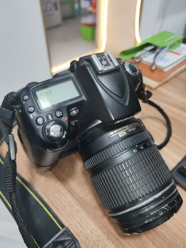 fotoapparat nikon d90: Nikon D90 normal vəziyyətdədir. Üzərində Adaptr və kart verilir
