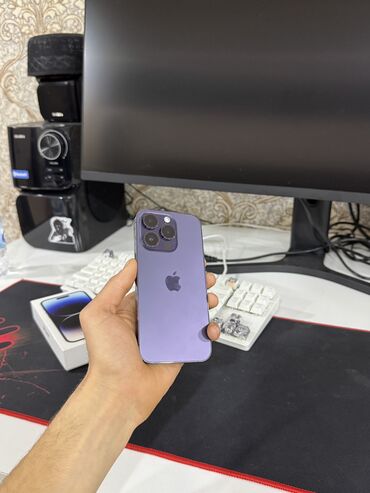 айфон по дешевле: IPhone 14 Pro, Б/у, 256 ГБ, Deep Purple, 85 %