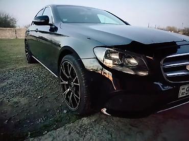 Mercedes-Benz: Mercedes-Benz E-Class: 2 l | 2017 il Sedan — 6