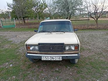опел зафира б: VAZ 2107 sedan - Kuzov: klassik sedan, açıq rəngli (ağ/krem tonunda) — 1