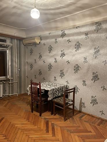 Квартиры: Kirayə mənzil – 1 otaqlı Planlanma və sahə: - Geniş, işıqlı 1 otaq - — 7