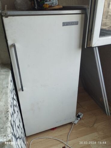 Холодильник Indesit, Б/у, Минихолодильник, De frost (капельный), 70 * 155 * 140