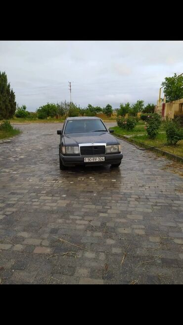 satılan zil 130: Mercedes-Benz 190: 2 l | 1992 il Sedan