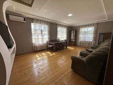 Günlük kirayə evlər: 100 kv. m, 3 otaqlı, Artezian quyusu, Kanalizasiya, Kombi — 31