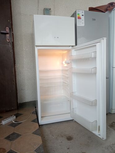 Холодильники: Холодильник Vestel, Б/у, Двухкамерный, 55 * 140 *