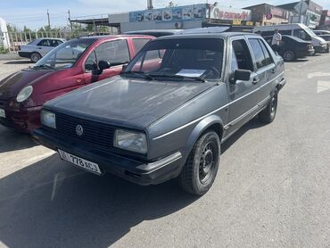 Volkswagen Jetta: 1987 г., 1.8 л, Механика, Бензин, Седан
