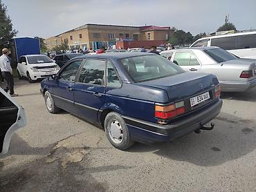 комбин: Volkswagen Passat: 1991 г., 1.8 л, Седан — 4