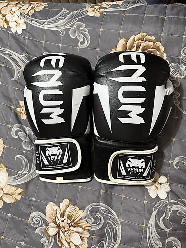 Əlcəklər: MMA və boks üçün əlcək dəsti - 2 cüt: MMA yarımbarmaq əlcəkləri və — 6