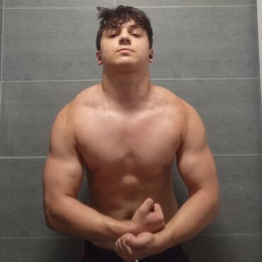 Tədbirlərin təşkili: Fitnes trener adım aydındır 17 yaşım var başlayanlara müəllimlik