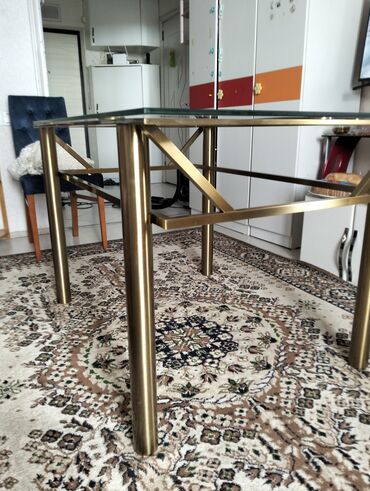 Masalar: Qonaq masası, İşlənmiş, Açılmayan, Şüşə, Dördbucaq masa — 8